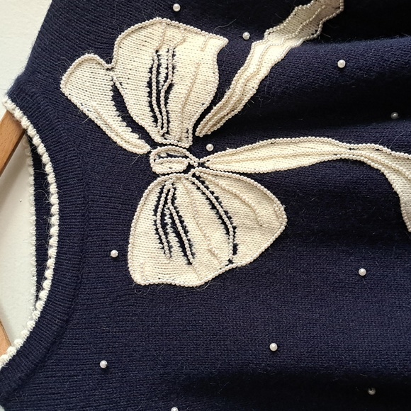 XL Navy Pearl Sweater - Preppy Navy Bow sweater - Vintage Alfred Dunner - Picture 3 of 8